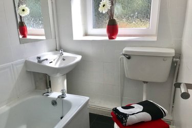 1 bed studio, Cumberland Court, Burley, Leeds, LS63BN - Image 4