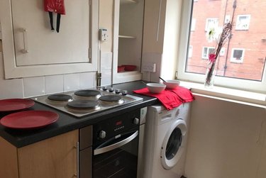 1 bed studio, Cumberland Court, Burley, Leeds, LS63BN - Image 4