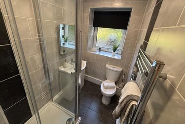 1 bed studio, Cumberland Court, Burley, Leeds, LS63BN - Image 6