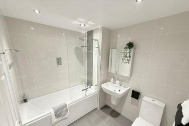 2 bed flat, Langton's Wharf, Clarence Dock, Leeds, LS27EF - Image 7