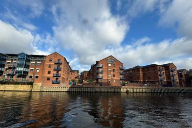 2 bed flat, Langton's Wharf, Clarence Dock, Leeds, LS27EF - Image 11