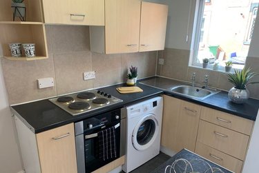 2 bed house, Harold Road, Hyde Park, Leeds, LS61PR - Image 2