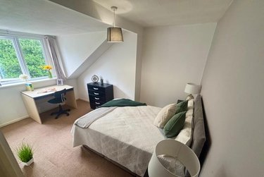 2 bed house, Station Parade, Kirkstall, Leeds, LS53HG - Image 4