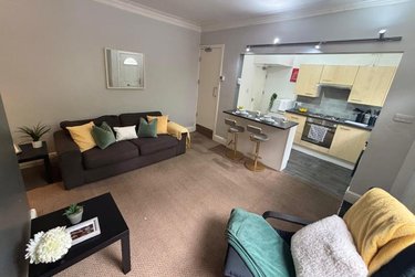 2 bed house, Station Parade, Kirkstall, Leeds, LS53HG - Image 6
