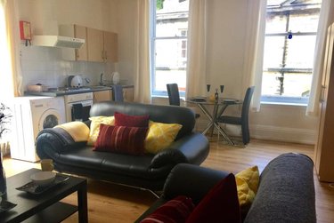 2 bed flat, Ridgeway House, Rampart Road, Leeds, LS62DZ - Image 9