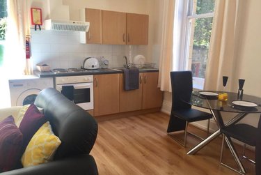 2 bed flat, Ridgeway House, Rampart Road, Leeds, LS62DZ - Image 12