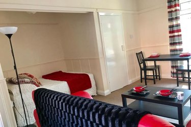 1 bed studio, Cumberland Court, Burley, Leeds, LS63BN - Image 3