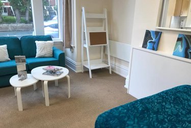 1 bed studio, 1 Norwood Terrace, Hyde Park, Leeds, LS61EA - Image 1