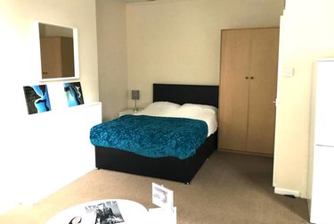 1 bed studio, 1 Norwood Terrace, Hyde Park, Leeds, LS61EA - Image 2