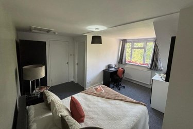 2 bed house, Station Parade, Kirkstall, Leeds, LS53HG - Image 4