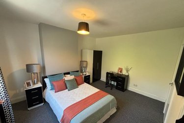 2 bed house, Station Parade, Kirkstall, Leeds, LS53HG - Image 5