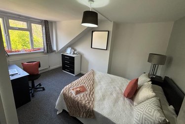 2 bed house, Station Parade, Kirkstall, Leeds, LS53HG - Image 7