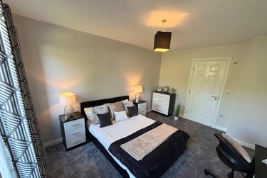 2 bed flat, 28 Old Oak Drive, West park, Leeds, LS165HB - Image 1