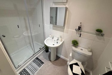 2 bed flat, 28 Old Oak Drive, West park, Leeds, LS165HB - Image 3