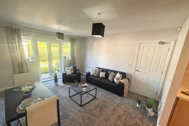 2 bed flat, 28 Old Oak Drive, West park, Leeds, LS165HB - Image 5
