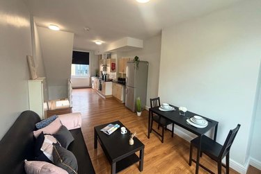 2 bed flat, Woodhouse Lane, Woodhouse, Leeds, LS29HB - Image 4