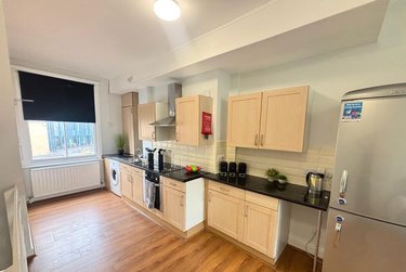 2 bed flat, Woodhouse Lane, Woodhouse, Leeds, LS29HB - Image 5