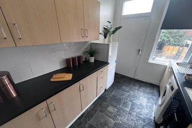 1 bed flat, 4a Brentwood Grove, Armley, Leeds, LS122DB - Image 3