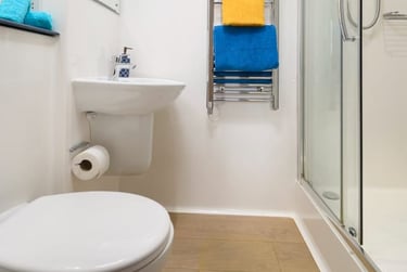 4 Bedroom Apartment – Classic Room - Image 4