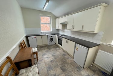 3 bed flat, Hinckley Road, City Centre, Leicester, LE30RD - Image 1