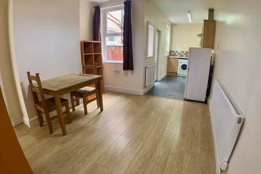2 bed house, Western Road, City Centre, Leicester, LE30ED - Image 3