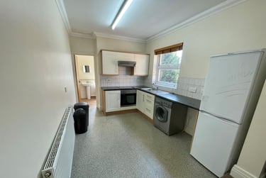 2 bed flat, Stretton Road, City Centre, Leicester, LE36BN - Image 3
