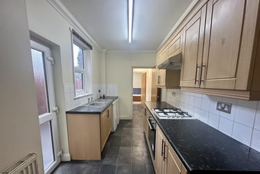 4 bed house, Knighton Fields Road East, Knighton, Leicester, LE26DR - Image 2