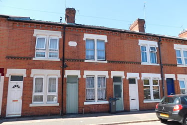 2 bed house, Clarendon Street, City Centre, Leicester, LE27FG - Image 1