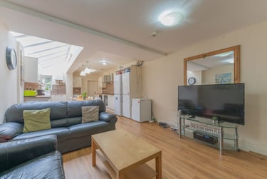 9 bed house, Tiverton Road, Selly Oak, Birmingham, B296DB - Image 1