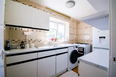 2 bed house, Leasow Drive, Birmingham, B152SN - Image 2