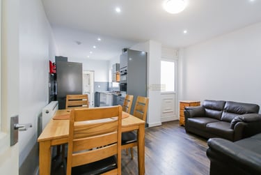 4 bed house, Teignmouth Road, Selly Oak, Birmingham, B297BA - Image 2