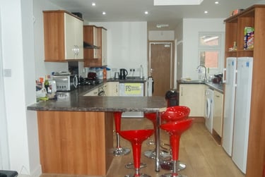 4 bed house, Hubert Road, Selly Oak, Birmingham, B296DX - Image 1