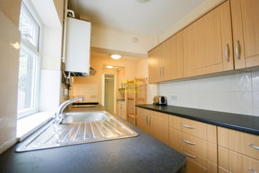 6 bed house, Tiverton Road, Selly Oak, Birmingham, B296BW - Image 2