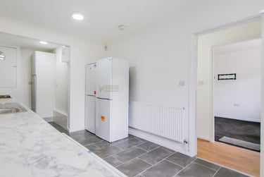 5 bed house, Hobart Croft, Nechells, Birmingham, B74JN - Image 1