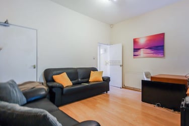 6 bed house, Tiverton Road, Selly Oak, Birmingham, B296BW - Image 1