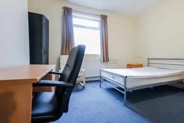 6 bed flat, Bristol Road, Selly Oak, Birmingham, B296AU - Image 2