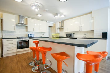 8 bed house, Bournbrook Road, Selly Oak, Birmingham, B297BT - Image 1