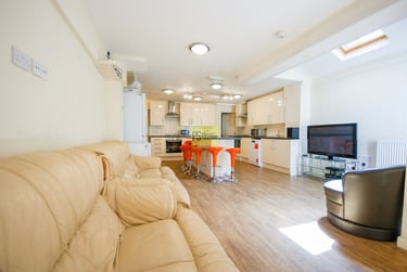 8 bed house, Bournbrook Road, Selly Oak, Birmingham, B297BT - Image 2