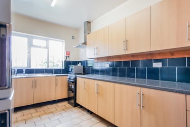 10 bed house, Harrow Road, Selly Oak, Birmingham, B297DN - Image 1