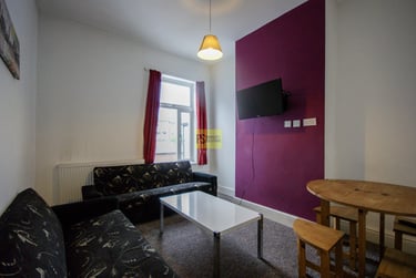 4 bed flat, Bristol Road, Selly Oak, Birmingham, B296AU - Image 2