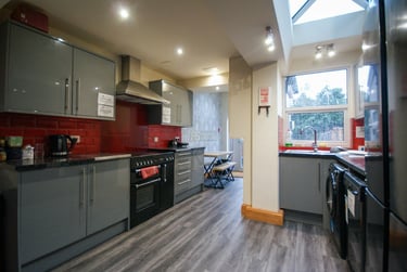 5 bed house, Milner Road, Selly Park, Birmingham, B297RL - Image 2