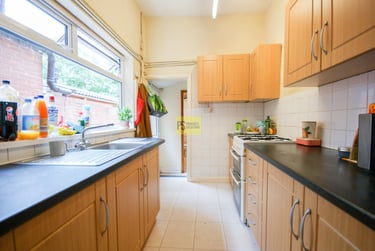 4 bed house, Alton Road, Selly Oak, Birmingham, B297DX - Image 1