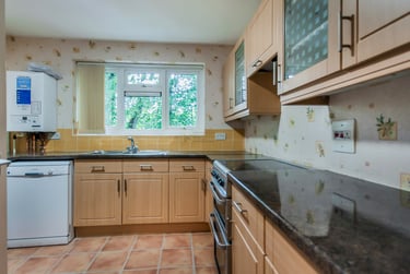 2 bed flat, 5 Gilldown Place, Birmingham, B152LR - Image 2