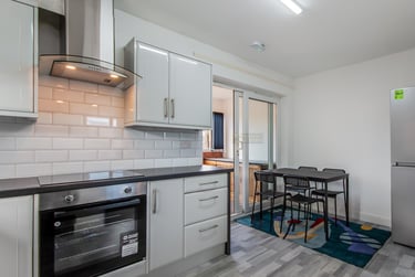 2 bed house, Tealby Grove, Selly Park, Birmingham, B297RJ - Image 2