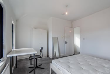 2 bed house, Tealby Grove, Selly Park, Birmingham, B297RJ - Image 6