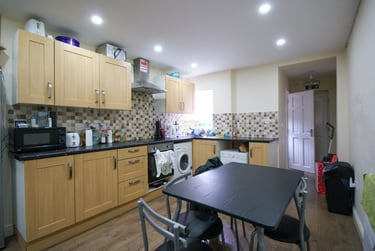 4 bed house, Hubert Road, Selly Oak, Birmingham, B296ER - Image 1