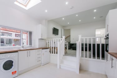 4 bed house, Dawlish Road, Selly Oak, Birmingham, B297AR - Image 1