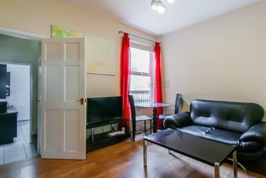 4 bed house, Coronation Road, Selly Oak, Birmingham, B297DE - Image 2