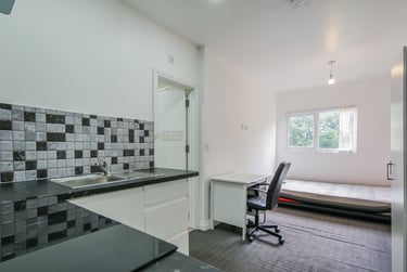 6 bed house, Heeley Road, Selly Oak, Birmingham, B296EJ - Image 1