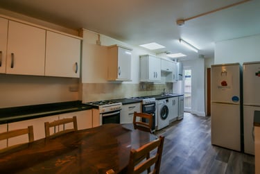 6 bed house, Hubert Road, Birmingham, B296ET - Image 2